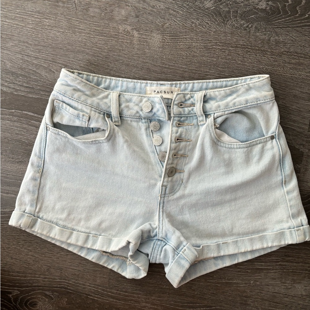 Pacsun light wash mom short